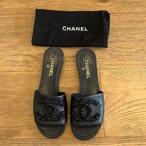 Chanel Lambskin Leather CC Logo Slide